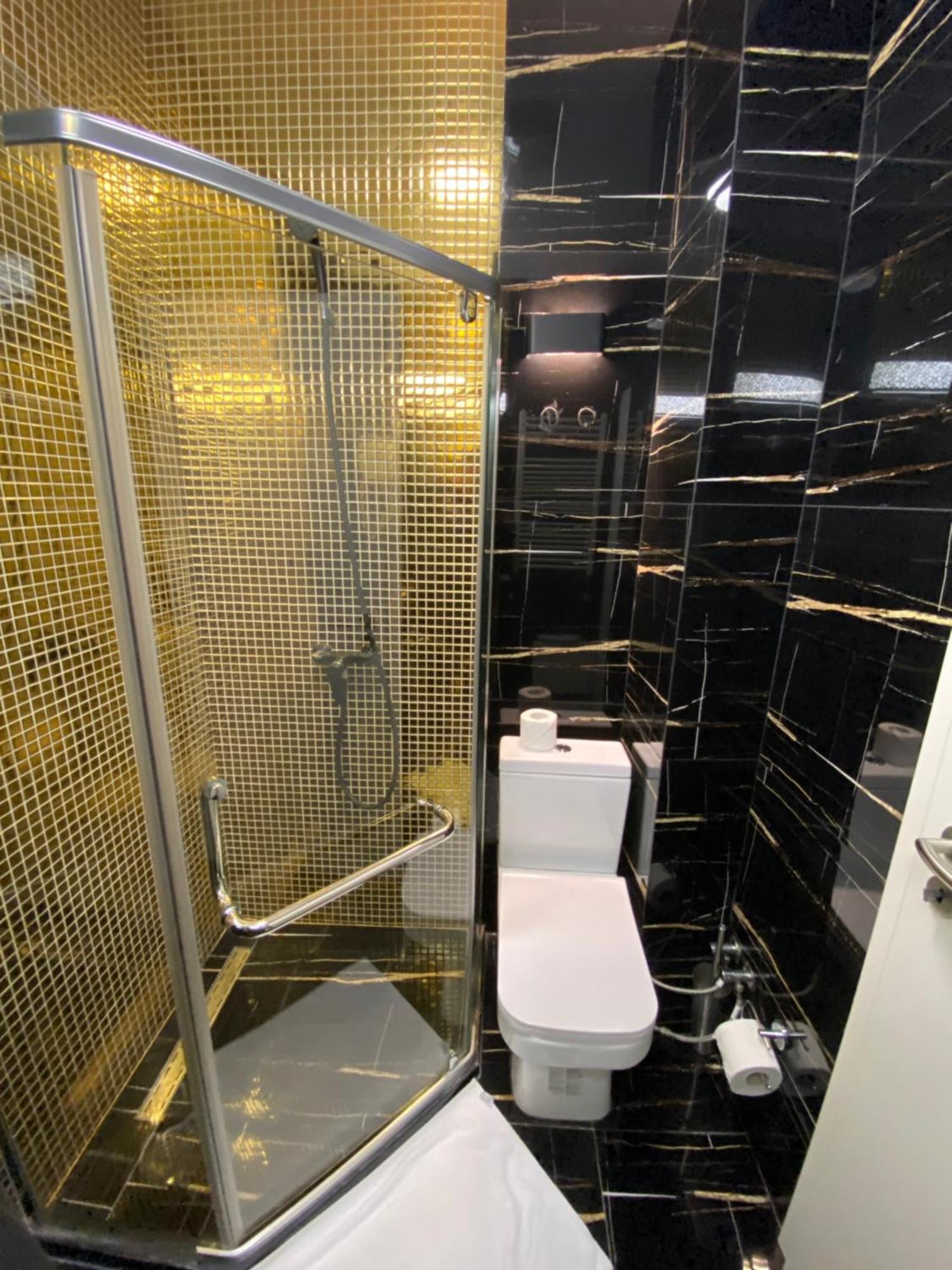 Hotel Pejton พริสตีนา ภายนอก รูปภาพ